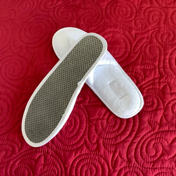 FRETTE 1860 Slippers  Color white  100% polyester velour - Picture 5 of 6